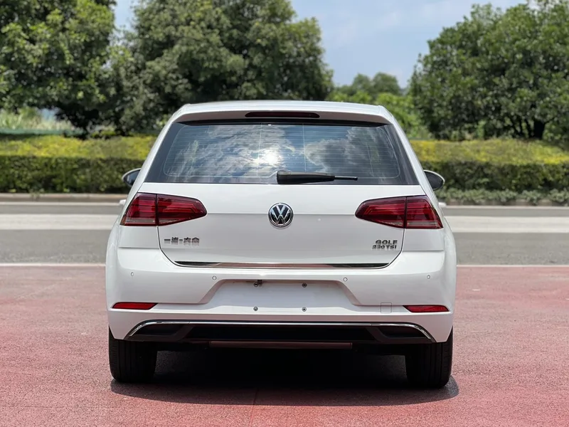 Volkswagen Golf 2018 230TSI Automatic Comfort Type exterior photo 4 Volkswagen Golf 2018 230TSI Automatic Comfort Type exterior photo 4