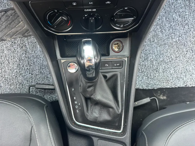 Volkswagen Lavida 2017 1.6L Automatic Fashion Edition interior photo 13 Volkswagen Lavida 2017 1.6L Automatic Fashion Edition interior photo 13