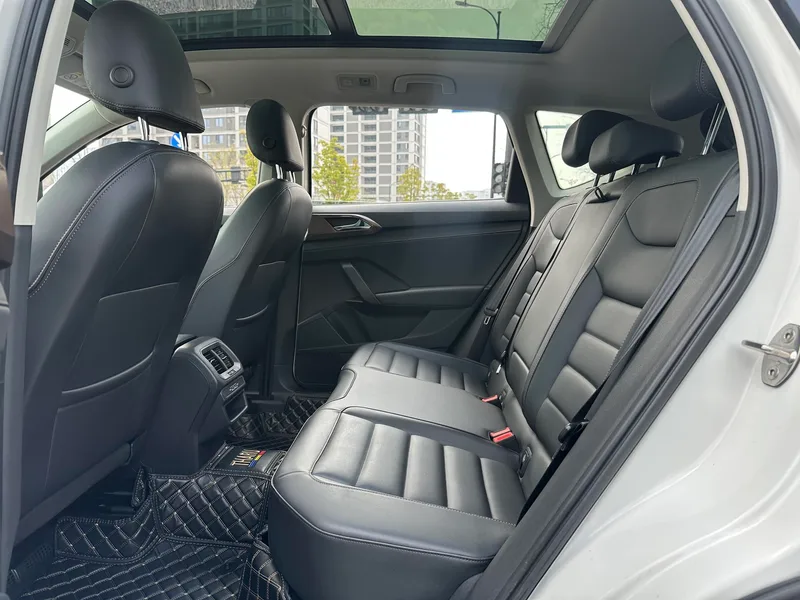 Volkswagen Tharu 2020 330TSI Four-wheel drive deluxe edition Country VI exterior photo 10 Volkswagen Tharu 2020 330TSI Four-wheel drive deluxe edition Country VI exterior photo 10
