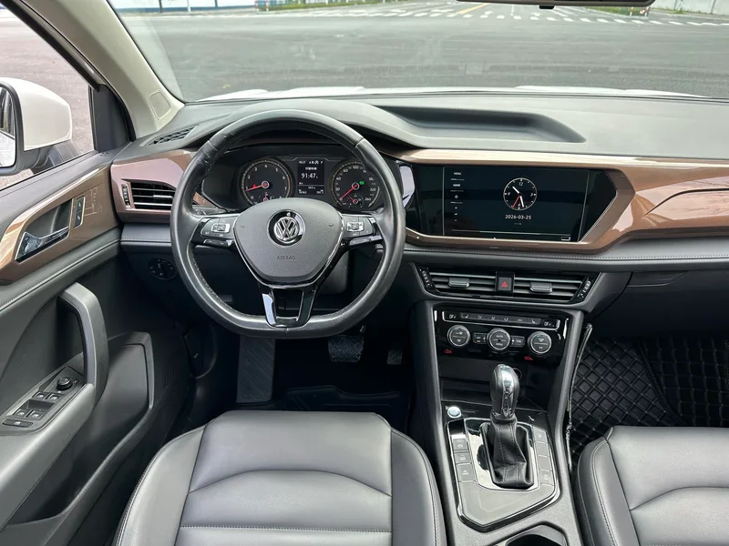 Volkswagen Tharu 2020 330TSI Four-wheel drive deluxe edition Country VI interior photo 14 Volkswagen Tharu 2020 330TSI Four-wheel drive deluxe edition Country VI interior photo 14