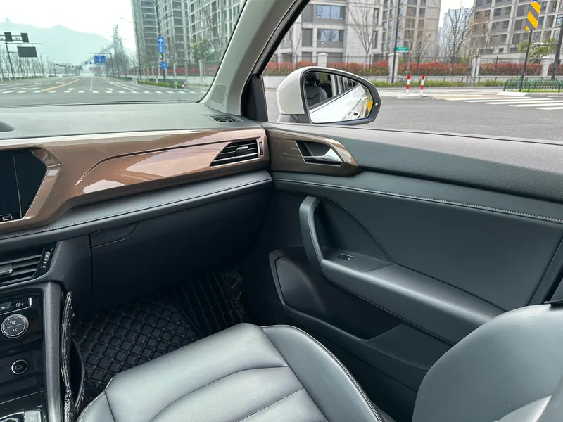 Volkswagen Tharu 2020 330TSI Four-wheel drive deluxe edition Country VI interior photo 15 Volkswagen Tharu 2020 330TSI Four-wheel drive deluxe edition Country VI interior photo 15