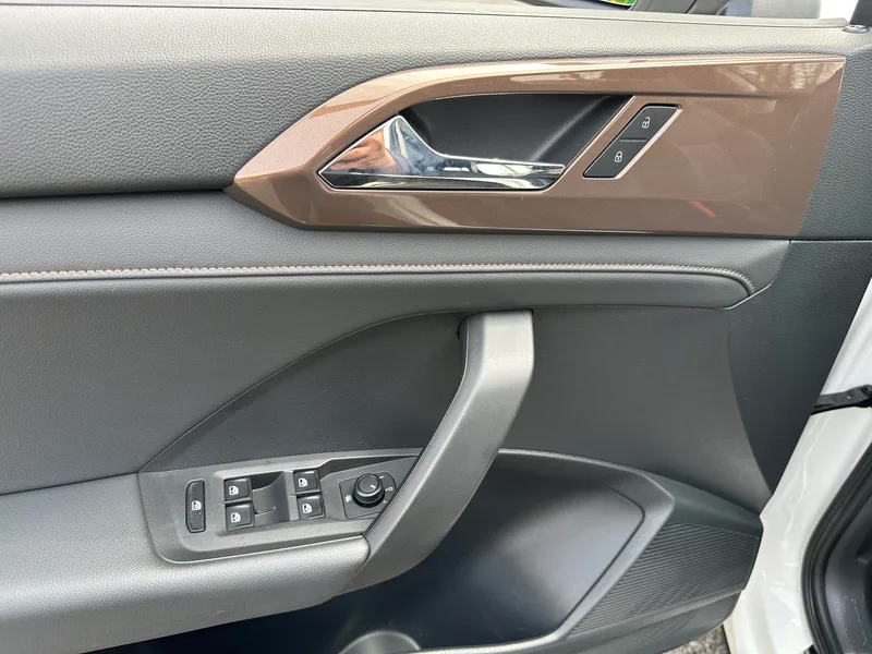 Volkswagen Tharu 2020 330TSI Four-wheel drive deluxe edition Country VI interior photo 20 Volkswagen Tharu 2020 330TSI Four-wheel drive deluxe edition Country VI interior photo 20