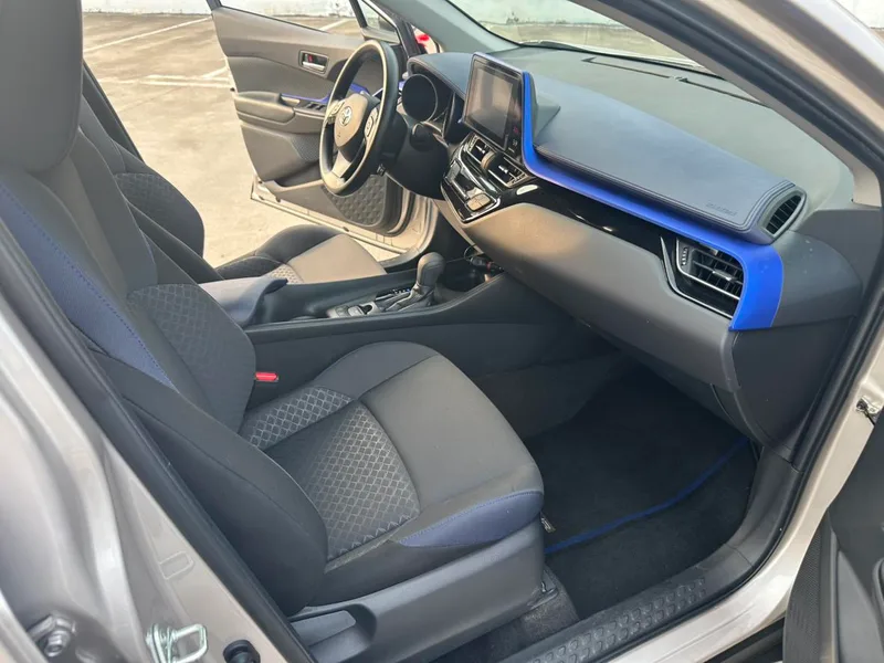 Toyota C-HR 2022 2.0L Comfort Edition interior photo 8 Toyota C-HR 2022 2.0L Comfort Edition interior photo 8