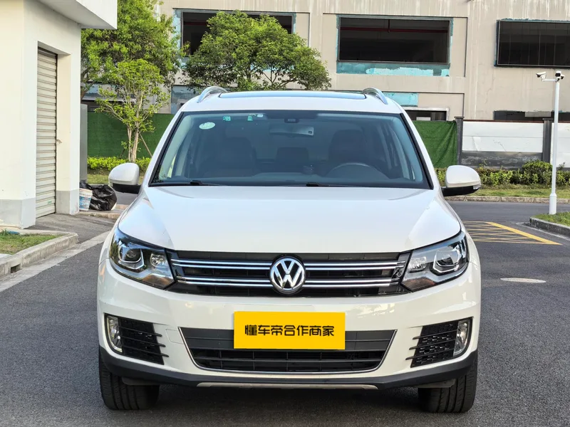 Volkswagen Tiguan 2016 300TSI Édition de luxe à quatre roues motrices automatique extérieur photo 2 Volkswagen Tiguan 2016 300TSI Édition de luxe à quatre roues motrices automatique extérieur photo 2