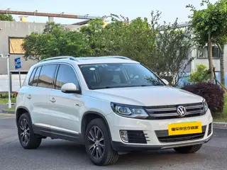 Volkswagen Tiguan 2016 300TSI Édition de luxe à quatre roues motrices automatique extérieur photo 3 Volkswagen Tiguan 2016 300TSI Édition de luxe à quatre roues motrices automatique extérieur photo 3