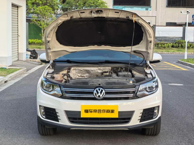 Volkswagen Tiguan 2016 300TSI Édition de luxe à quatre roues motrices automatique extérieur photo 4 Volkswagen Tiguan 2016 300TSI Édition de luxe à quatre roues motrices automatique extérieur photo 4