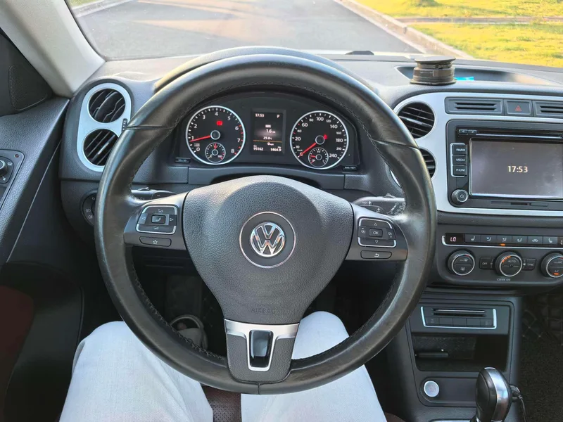 Volkswagen Tiguan 2016 300TSI Édition de luxe à quatre roues motrices automatique extérieur photo 8 Volkswagen Tiguan 2016 300TSI Édition de luxe à quatre roues motrices automatique extérieur photo 8