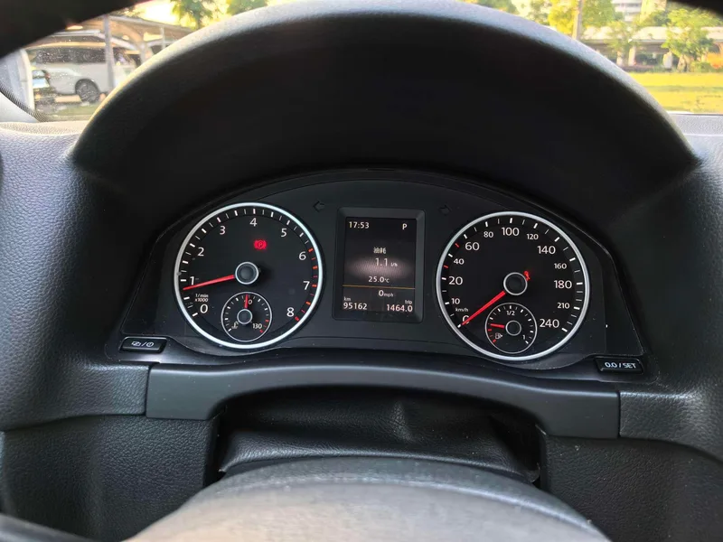 Volkswagen Tiguan 2016 300TSI Édition de luxe à quatre roues motrices automatique extérieur photo 9 Volkswagen Tiguan 2016 300TSI Édition de luxe à quatre roues motrices automatique extérieur photo 9