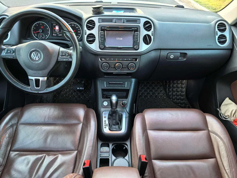 Volkswagen Tiguan 2016 300TSI Édition de luxe à quatre roues motrices automatique intérieur photo 12 Volkswagen Tiguan 2016 300TSI Édition de luxe à quatre roues motrices automatique intérieur photo 12