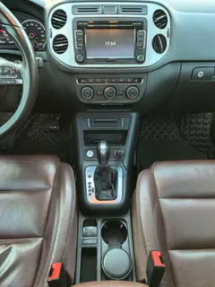 Volkswagen Tiguan 2016 300TSI Édition de luxe à quatre roues motrices automatique intérieur photo 13 Volkswagen Tiguan 2016 300TSI Édition de luxe à quatre roues motrices automatique intérieur photo 13