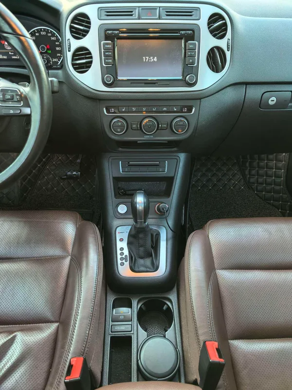 Volkswagen Tiguan 2016 300TSI Édition de luxe à quatre roues motrices automatique intérieur photo 13 Volkswagen Tiguan 2016 300TSI Édition de luxe à quatre roues motrices automatique intérieur photo 13