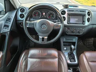 Volkswagen Tiguan 2016 300TSI Édition de luxe à quatre roues motrices automatique intérieur photo 15 Volkswagen Tiguan 2016 300TSI Édition de luxe à quatre roues motrices automatique intérieur photo 15