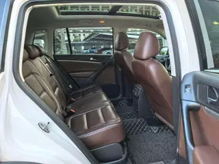 Volkswagen Tiguan 2016 300TSI Édition de luxe à quatre roues motrices automatique intérieur photo 17 Volkswagen Tiguan 2016 300TSI Édition de luxe à quatre roues motrices automatique intérieur photo 17