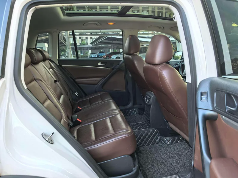 Volkswagen Tiguan 2016 300TSI Édition de luxe à quatre roues motrices automatique intérieur photo 17 Volkswagen Tiguan 2016 300TSI Édition de luxe à quatre roues motrices automatique intérieur photo 17