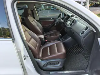 Volkswagen Tiguan 2016 300TSI Édition de luxe à quatre roues motrices automatique intérieur photo 18 Volkswagen Tiguan 2016 300TSI Édition de luxe à quatre roues motrices automatique intérieur photo 18