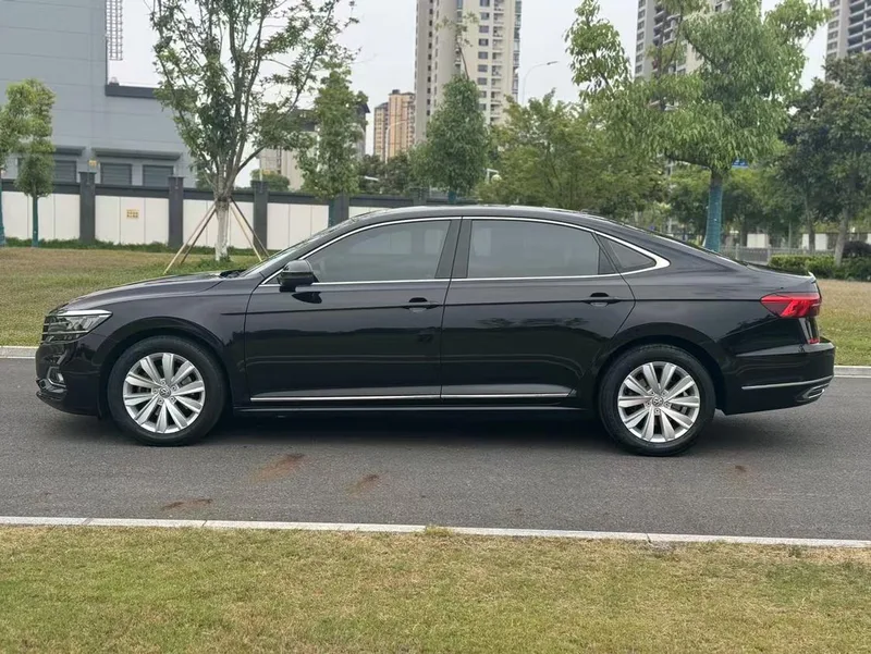 Volkswagen Passat 2019 330TSI Elite Edition Country VI exterior photo 3 Volkswagen Passat 2019 330TSI Elite Edition Country VI exterior photo 3