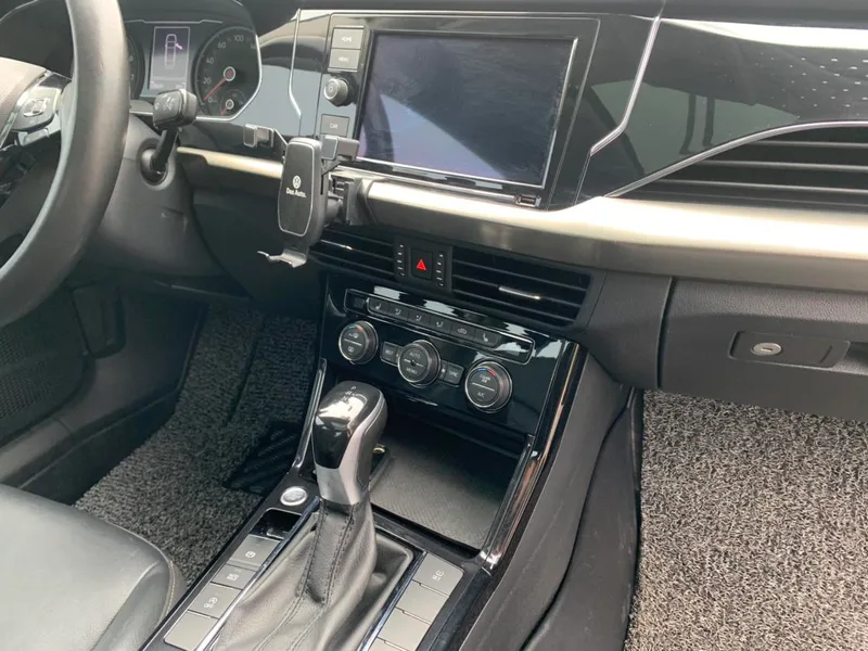 Volkswagen Passat 2019 330TSI Elite Edition Country VI interior photo 9 Volkswagen Passat 2019 330TSI Elite Edition Country VI interior photo 9