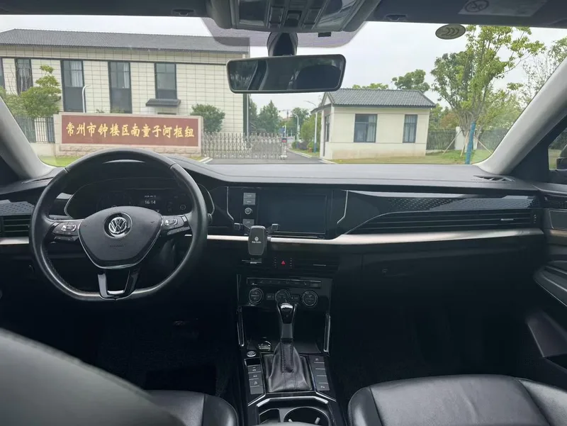 Volkswagen Passat 2019 330TSI Elite Edition Country VI interior photo 11 Volkswagen Passat 2019 330TSI Elite Edition Country VI interior photo 11