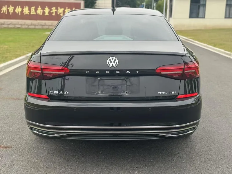 Volkswagen Passat 2019 330TSI Elite Edition Country VI interior photo 14 Volkswagen Passat 2019 330TSI Elite Edition Country VI interior photo 14