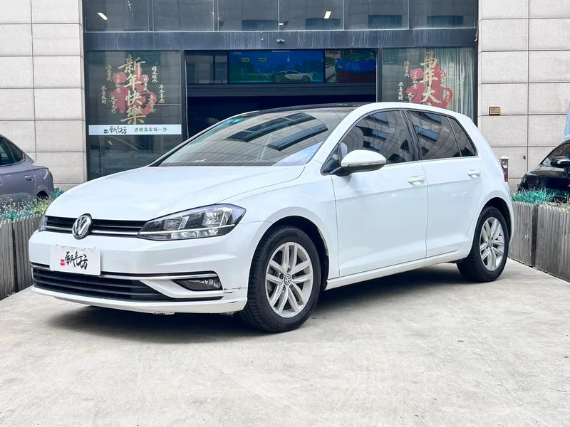 Volkswagen Golf 2018 230TSI Automatic Comfort Type exterior photo 1 Volkswagen Golf 2018 230TSI Automatic Comfort Type exterior photo 1