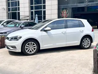 Volkswagen Golf 2018 230TSI Automatic Comfort Type exterior photo 4 Volkswagen Golf 2018 230TSI Automatic Comfort Type exterior photo 4