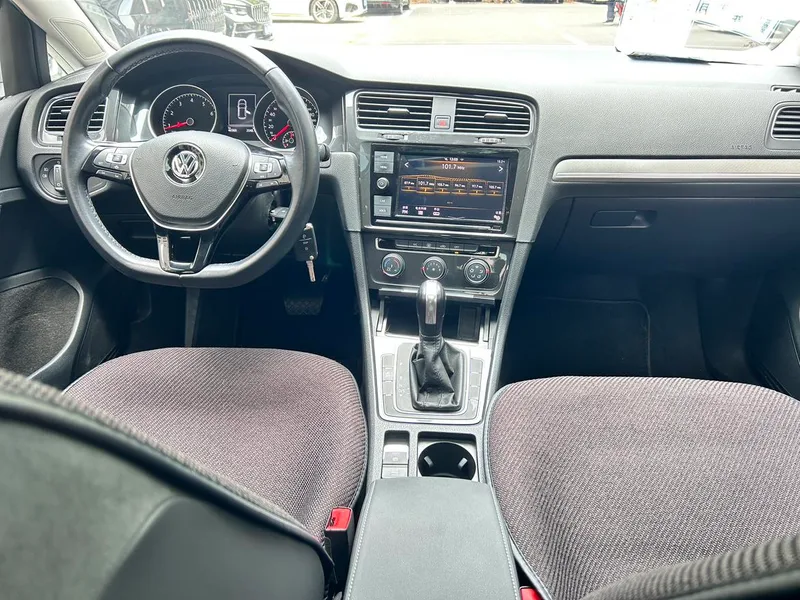Volkswagen Golf 2018 230TSI Automatic Comfort Type interior photo 13 Volkswagen Golf 2018 230TSI Automatic Comfort Type interior photo 13