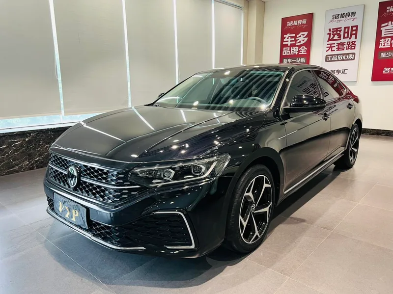 Volkswagen Passat 2023 330TSI Star Deluxe Edition exterior photo 1 Volkswagen Passat 2023 330TSI Star Deluxe Edition exterior photo 1