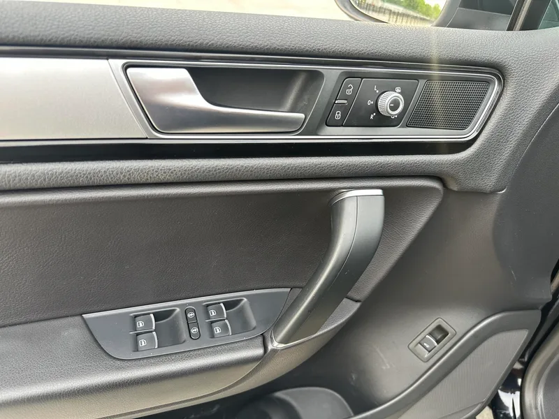 Volkswagen Touareg 2017 3.0TSI Boundary Extension Edition interior photo 16 Volkswagen Touareg 2017 3.0TSI Boundary Extension Edition interior photo 16