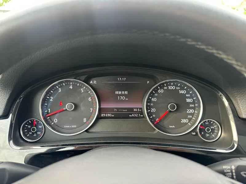 Volkswagen Touareg 2017 3.0TSI Boundary Extension Edition interior photo 18 Volkswagen Touareg 2017 3.0TSI Boundary Extension Edition interior photo 18