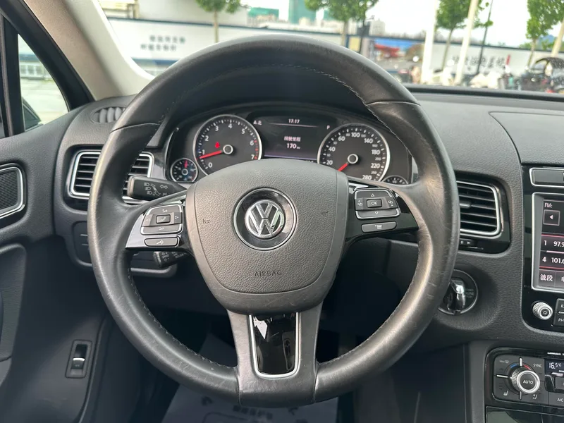 Volkswagen Touareg 2017 3.0TSI Boundary Extension Edition interior photo 19 Volkswagen Touareg 2017 3.0TSI Boundary Extension Edition interior photo 19