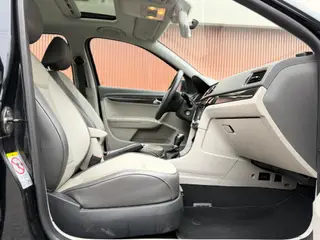 Volkswagen Gran Lavida 2013 1.4TSI Automatic Comfort Type interior photo 11 Volkswagen Gran Lavida 2013 1.4TSI Automatic Comfort Type interior photo 11