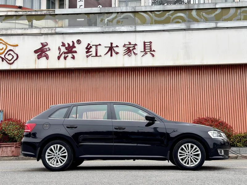 Volkswagen Gran Lavida 2013 1.4TSI Automatic Comfort Type interior photo 15 Volkswagen Gran Lavida 2013 1.4TSI Automatic Comfort Type interior photo 15