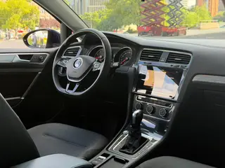 Volkswagen Golf 2020 Любимая версия 280TSI DSG Комфорт типа интерьер фото 10 Volkswagen Golf 2020 Любимая версия 280TSI DSG Комфорт типа интерьер фото 10