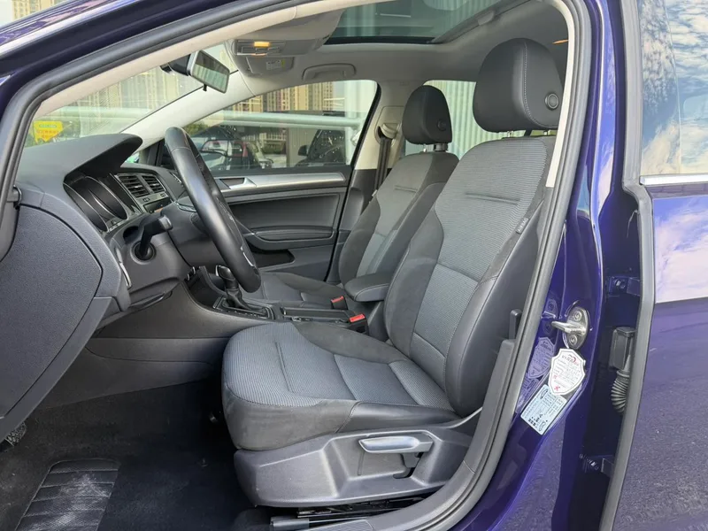 Volkswagen Golf 2020 Любимая версия 280TSI DSG Комфорт типа интерьер фото 11 Volkswagen Golf 2020 Любимая версия 280TSI DSG Комфорт типа интерьер фото 11