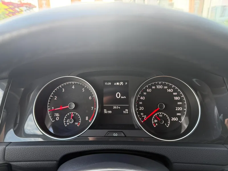 Volkswagen Golf 2020 Любимая версия 280TSI DSG Комфорт типа интерьер фото 13 Volkswagen Golf 2020 Любимая версия 280TSI DSG Комфорт типа интерьер фото 13