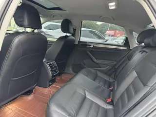 Volkswagen Passat 2016 330TSI DSG Your Excellency's Edition interior photo 8 Volkswagen Passat 2016 330TSI DSG Your Excellency's Edition interior photo 8