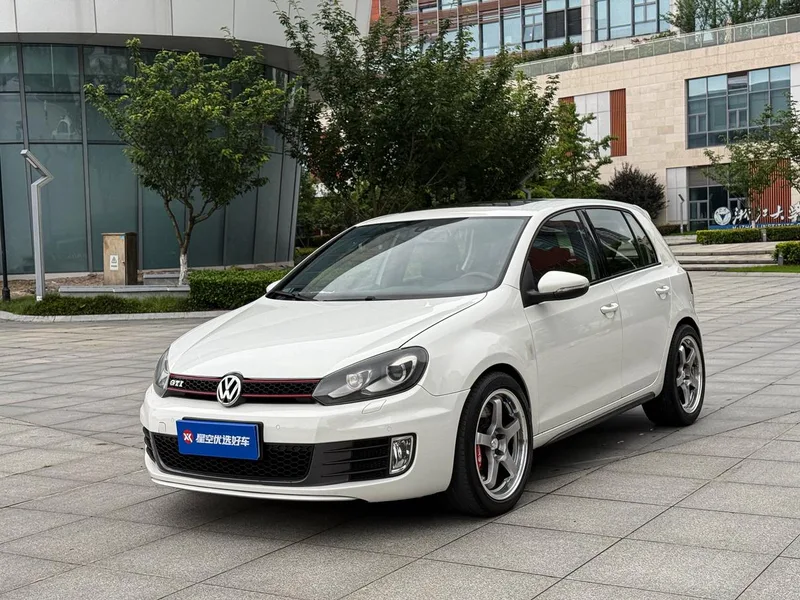 Volkswagen Golf GTI 2012 2.0TSI GTI exterior photo 1 Volkswagen Golf GTI 2012 2.0TSI GTI exterior photo 1
