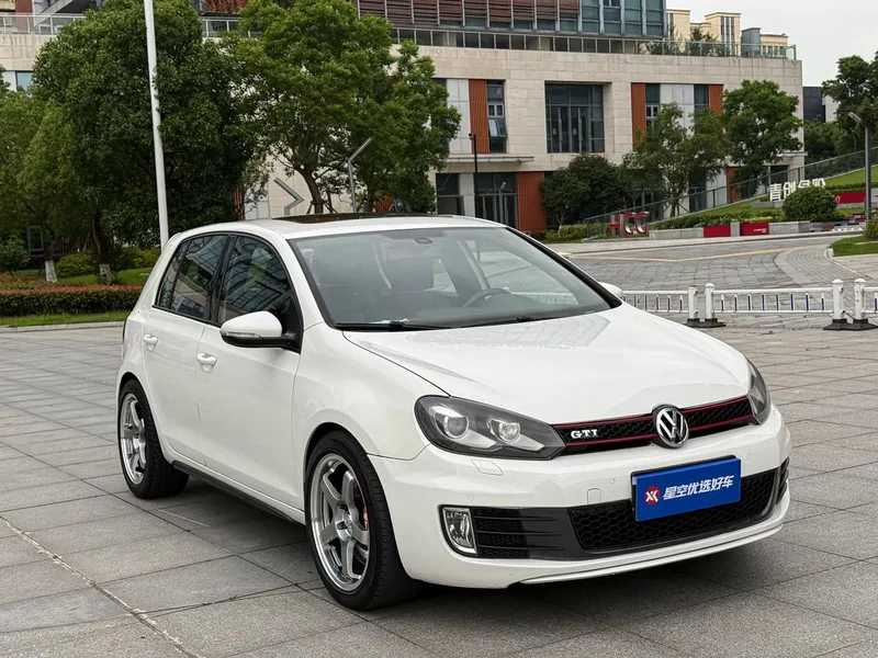 Volkswagen Golf GTI 2012 2.0TSI GTI exterior photo 3 Volkswagen Golf GTI 2012 2.0TSI GTI exterior photo 3