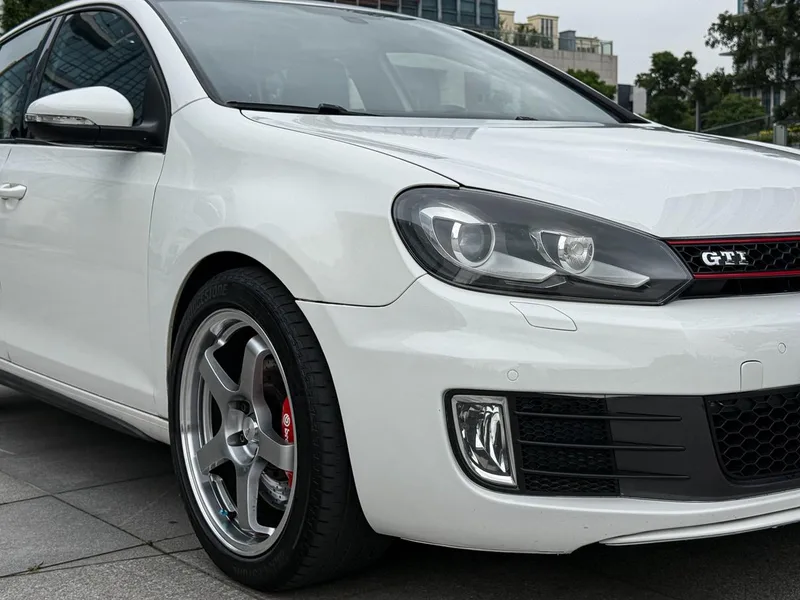 Volkswagen Golf GTI 2012 2.0TSI GTI exterior photo 4 Volkswagen Golf GTI 2012 2.0TSI GTI exterior photo 4