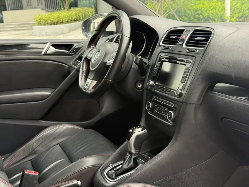 Volkswagen Golf GTI 2012 2.0TSI GTI exterior photo 8 Volkswagen Golf GTI 2012 2.0TSI GTI exterior photo 8