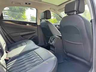Volkswagen Passat 2021 330TSI Elite Edition interior photo 8 Volkswagen Passat 2021 330TSI Elite Edition interior photo 8