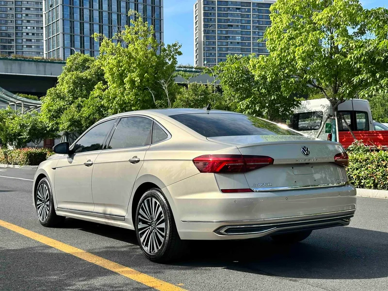 Volkswagen Passat 2021 330TSI Elite Edition interior photo 11 Volkswagen Passat 2021 330TSI Elite Edition interior photo 11