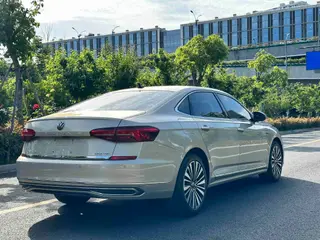 Volkswagen Passat 2021 330TSI Elite Edition interior photo 13 Volkswagen Passat 2021 330TSI Elite Edition interior photo 13