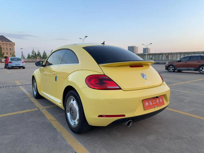 Volkswagen Beetle 2015 180TSI exterior photo 4 Volkswagen Beetle 2015 180TSI exterior photo 4