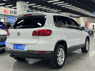 Volkswagen Tiguan 2017 300TSI Automatic Two-Drive Silk Road Comfort Edition interior photo 10 Volkswagen Tiguan 2017 300TSI Automatic Two-Drive Silk Road Comfort Edition interior photo 10
