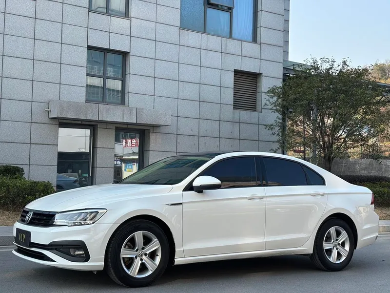 Volkswagen Lamando 2019 230TSI DSG Visual Field Edition Country VI exterior photo 1 Volkswagen Lamando 2019 230TSI DSG Visual Field Edition Country VI exterior photo 1