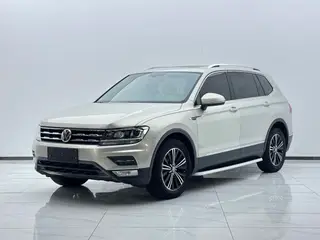 Volkswagen Tiguan L 2020 330TSI Automatic two-wheel drive panoramic comfort version Country VI exterior photo 1 Volkswagen Tiguan L 2020 330TSI Automatic two-wheel drive panoramic comfort version Country VI exterior photo 1