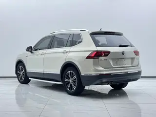 Volkswagen Tiguan L 2020 330TSI Automatic two-wheel drive panoramic comfort version Country VI interior photo 10 Volkswagen Tiguan L 2020 330TSI Automatic two-wheel drive panoramic comfort version Country VI interior photo 10