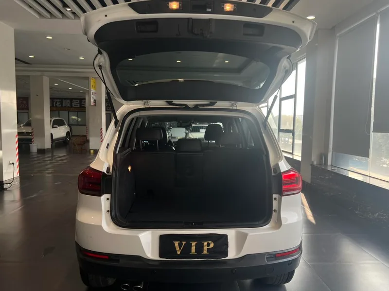 Volkswagen Tiguan 2017 300TSI Automatic Two-Drive Silk Road Comfort Edition interior photo 13 Volkswagen Tiguan 2017 300TSI Automatic Two-Drive Silk Road Comfort Edition interior photo 13