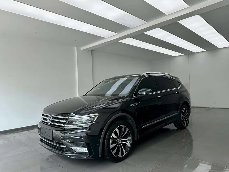 Volkswagen Tiguan L 2019 330TSI Automatic two-wheel drive R-Line Flagship Edition China V exterior photo 1 Volkswagen Tiguan L 2019 330TSI Automatic two-wheel drive R-Line Flagship Edition China V exterior photo 1
